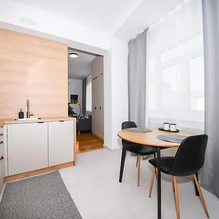Center - Comfy & Modern Апартаменты